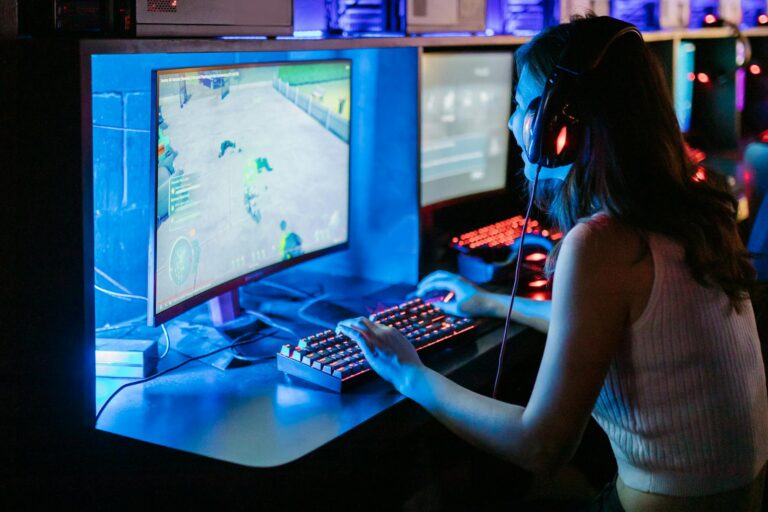 woman playing computer