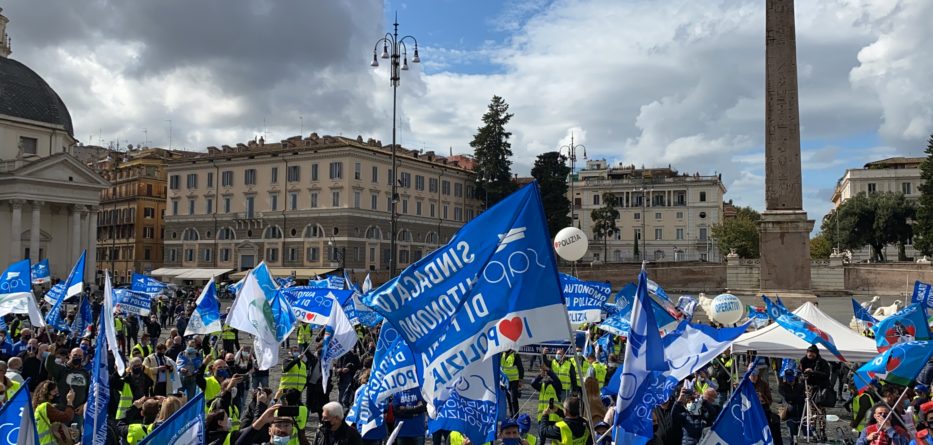 sindacati uniti no all innalzamento delleta pensionabile per le forze dellordine Difesa Magazine