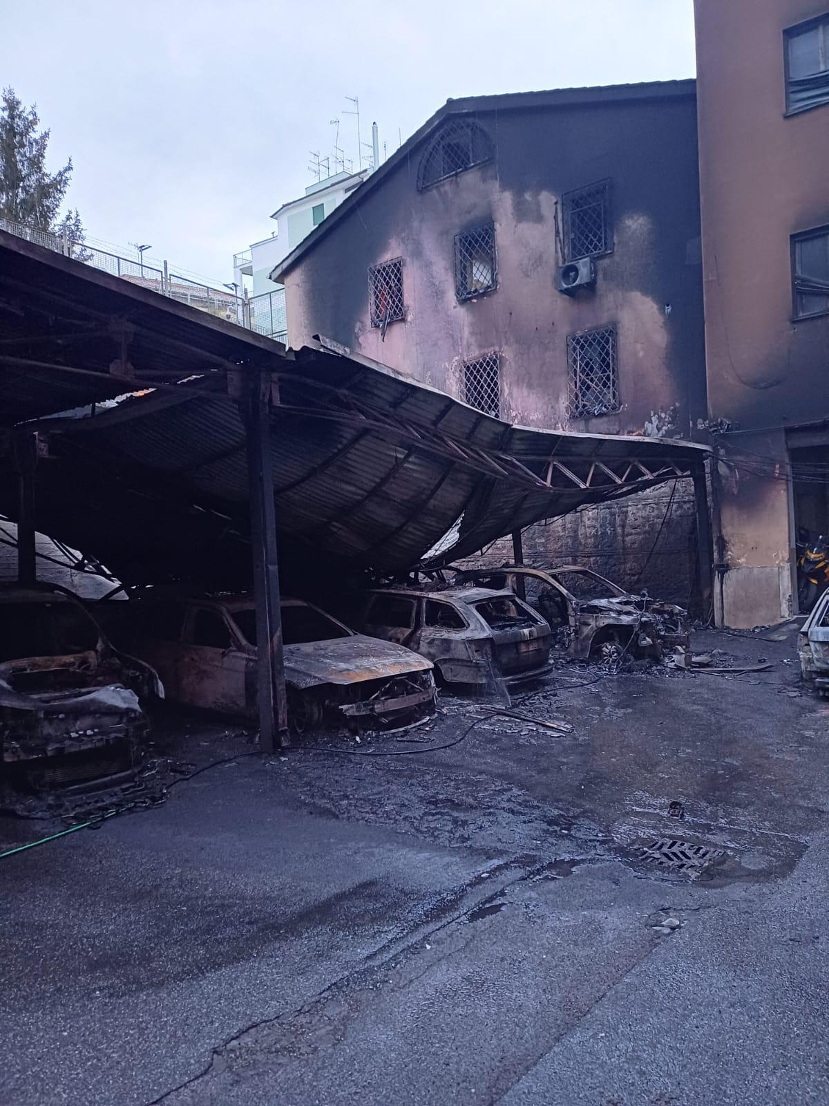 attentato incendiario a caserma carabinieri 2 Difesa Magazine