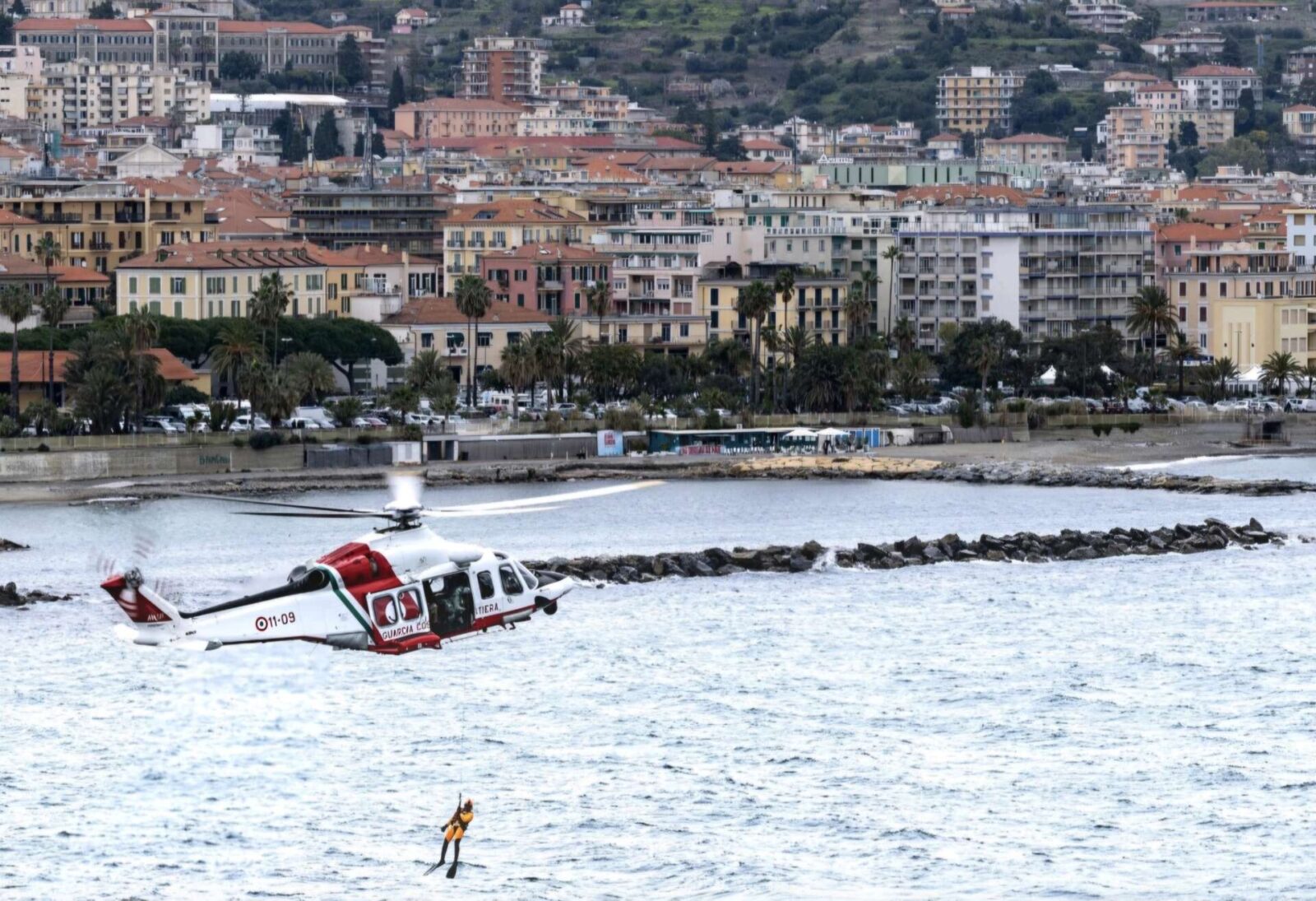 guardia costiera a sanremo con il ritorno di massimo sestini 4 Difesa Magazine