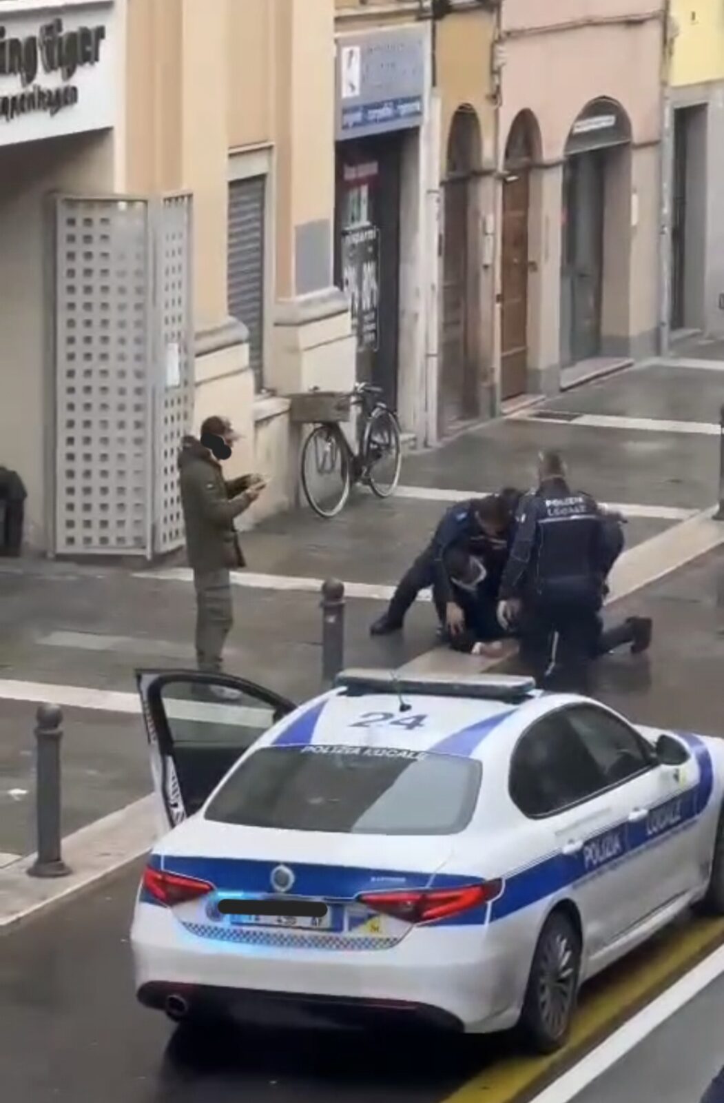 parma aggressione alla polizia locale 13 Difesa Magazine